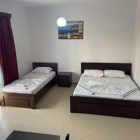 Vila Ronaldo Apartment Ксамил Екстериор снимка
