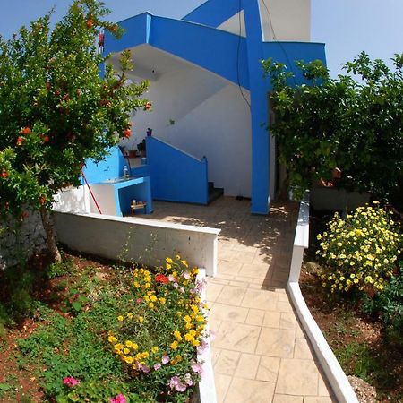 Vila Ronaldo Apartment Ксамил Екстериор снимка