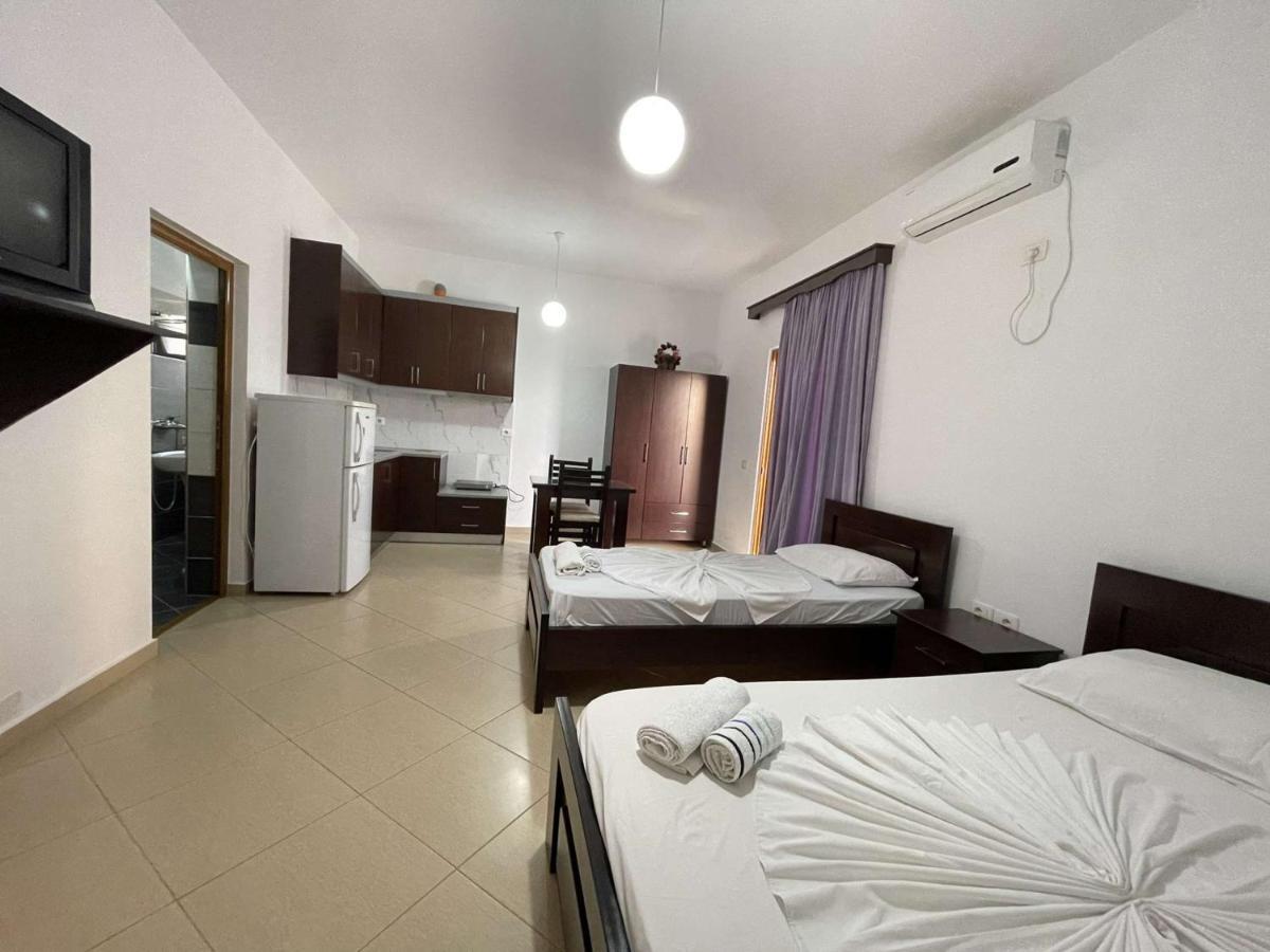 Vila Ronaldo Apartment Ксамил Екстериор снимка