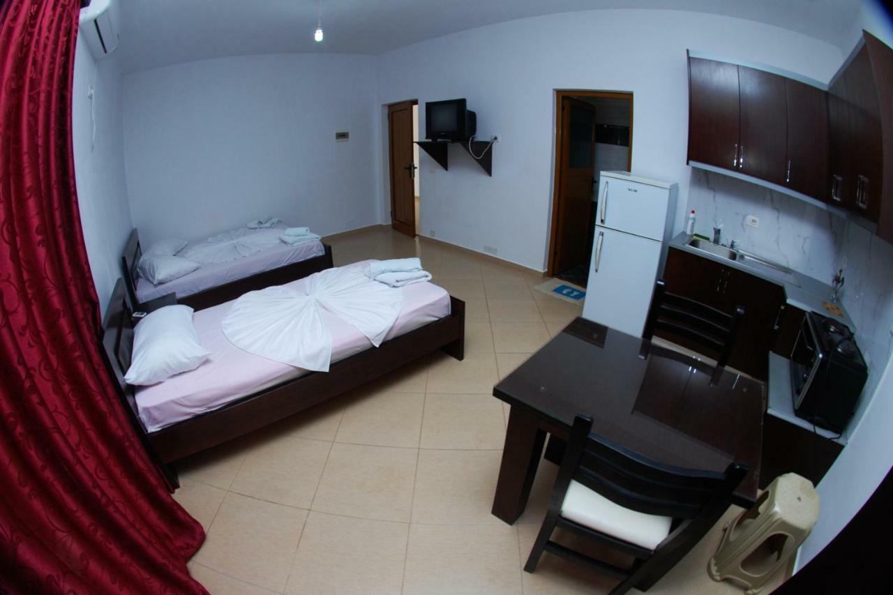 Vila Ronaldo Apartment Ксамил Екстериор снимка