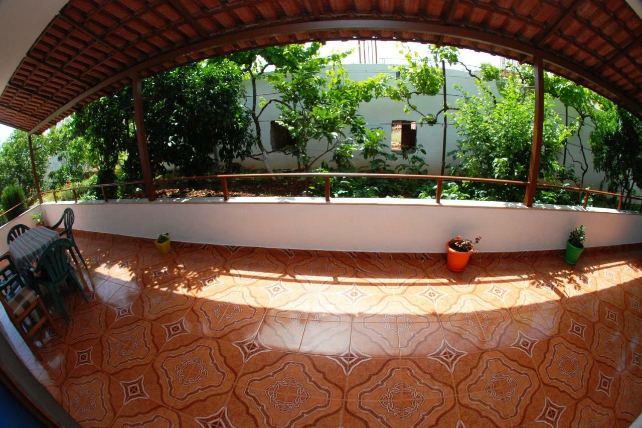 Vila Ronaldo Apartment Ксамил Екстериор снимка