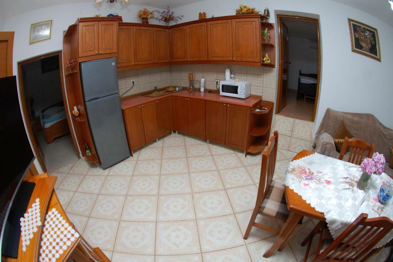 Vila Ronaldo Apartment Ксамил Екстериор снимка