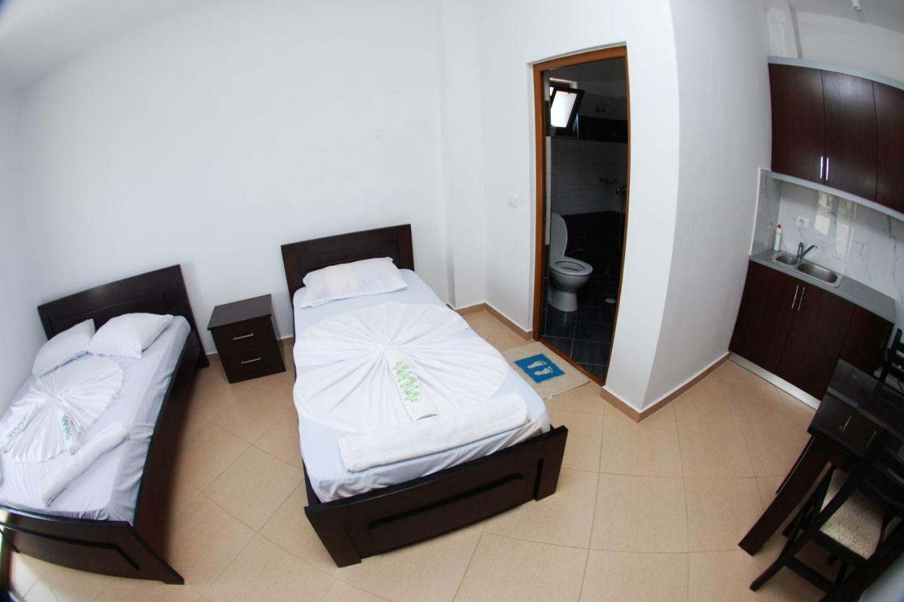 Vila Ronaldo Apartment Ксамил Екстериор снимка